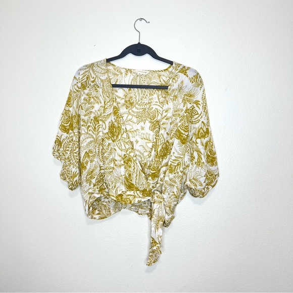 lovestitch Tops - 🤍 5/$25 Lovestitch boho printed surplice wrap top
